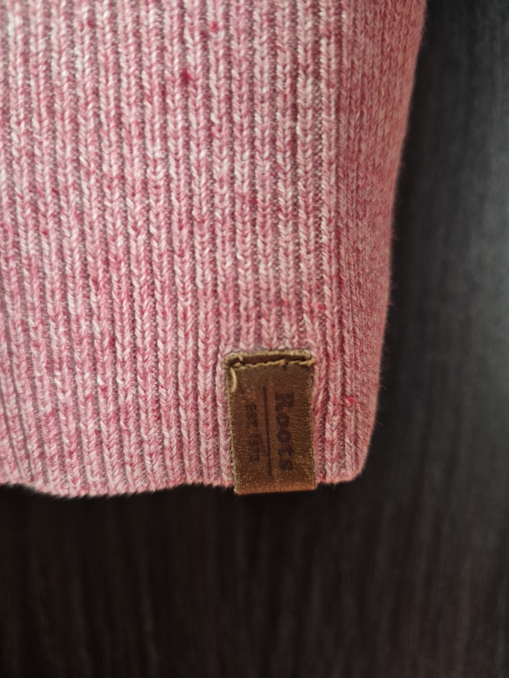 Roots Pink Crewneck Sweater Size Medium - Picture 5 of 7